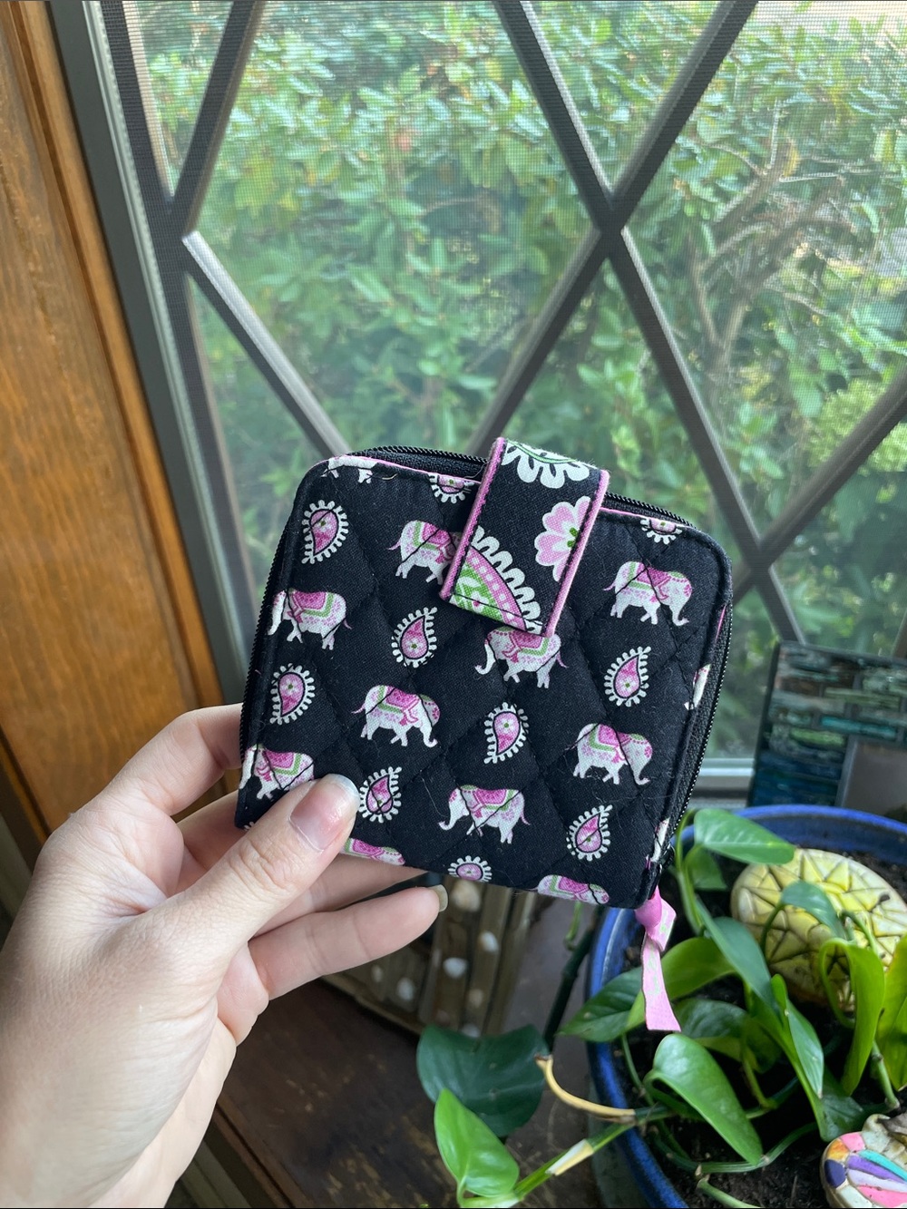 NEW Vera Bradley Black Quilted Boho Wallet with Pink Elephant Print